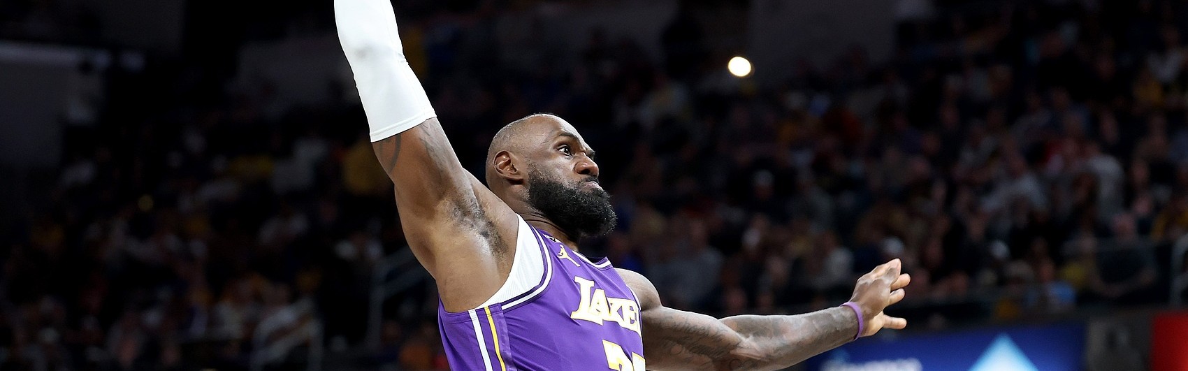 世界杯app下载-联盟最强第三选择是老詹还是切特？犹豫不决的时候选GOAT准没错