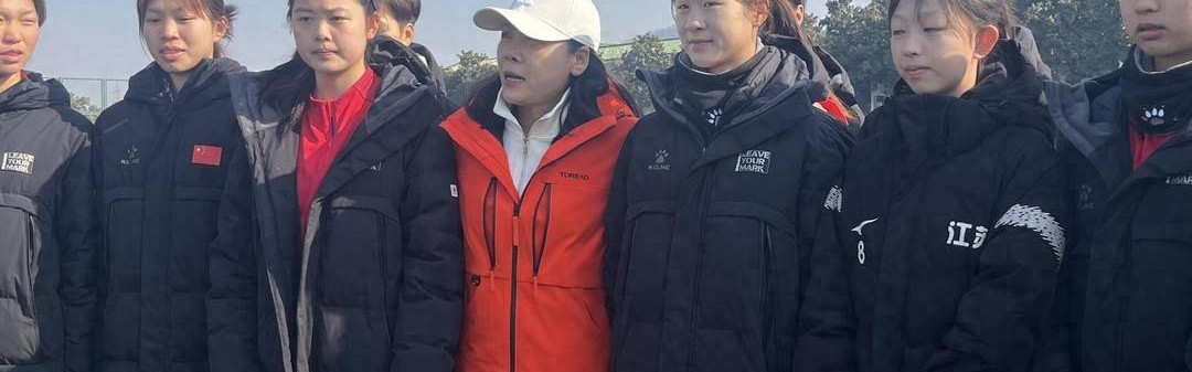 世界杯直播入口-田震南京开唱先探望江苏女足 透露因《铿锵玫瑰》圆了足球梦