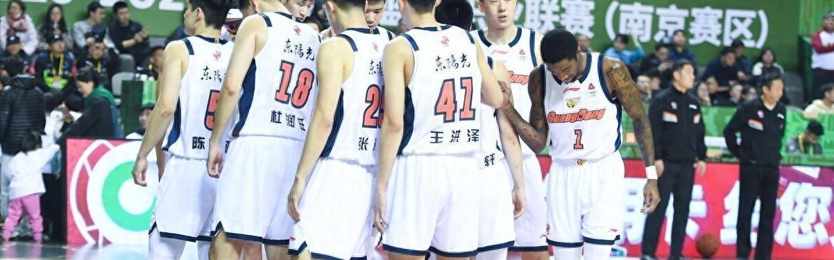 世界杯官方客户端-不当水货！杜锋弟子拿下14+10，打南京队开窍了，胡明轩回击质疑