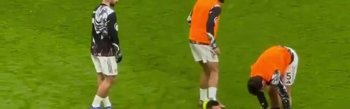 世界杯官方客户端-巴西基因觉醒！库尼亚赛前热身展示安东尼“圆规”转圈，看呆B费